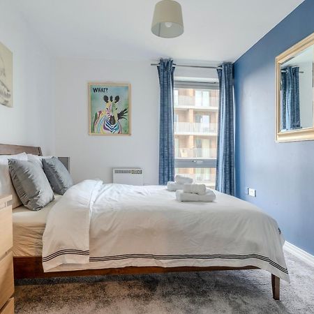 Entire Flat In Ealing Apartamento Londres Exterior foto