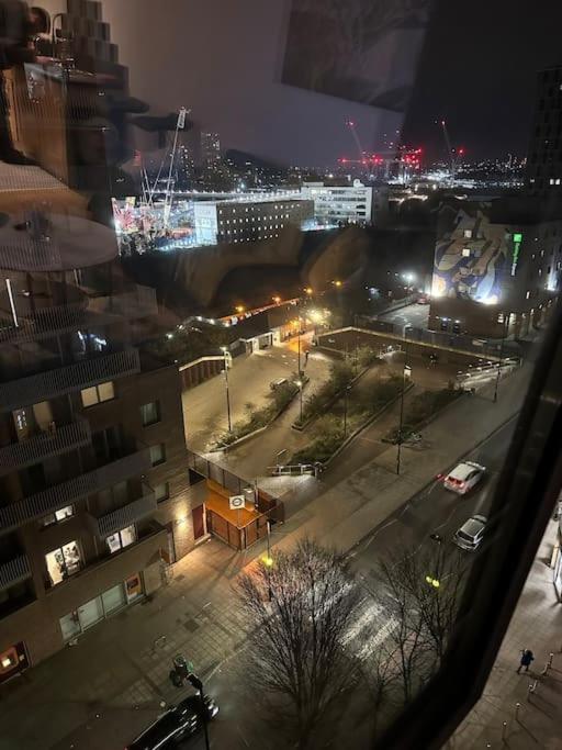 Entire Flat In Ealing Apartamento Londres Exterior foto